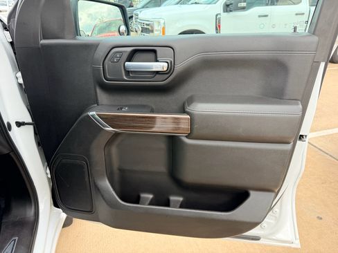 Used 2021 Chevrolet Silverado 1500 LT w/ Safety Package II AWD/4WD image 14