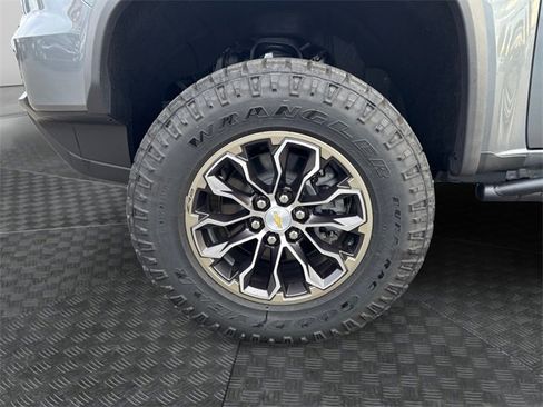 Used 2021 Chevrolet Colorado ZR2 image 14