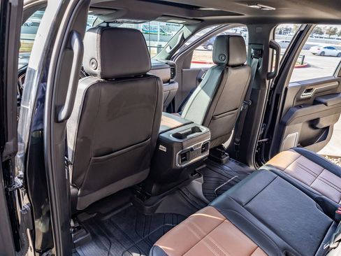 Used 2025 Chevrolet Silverado 3500 High Country w/ Technology Package image 32