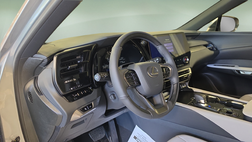 New 2026 Lexus RX 350h AWD/4WD image 13