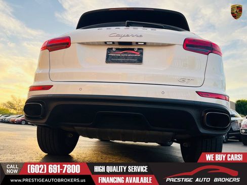 Used 2017 Porsche Cayenne Platinum Edition AWD/4WD image 15