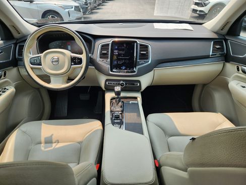 Used 2020 Volvo XC90 T6 Momentum AWD/4WD image 8