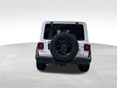 Used 2024 Jeep Wrangler Unlimited image 4