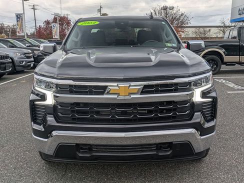 Used 2023 Chevrolet Silverado 1500 LT image 2
