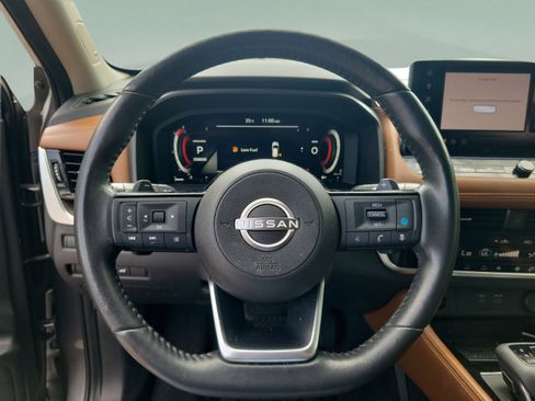 Certified 2024 Nissan Rogue Platinum w/ Platinum Premium Package FWD image 11