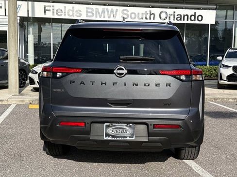 Used 2024 Nissan Pathfinder SV w/ Black Appearance Package FWD image 4