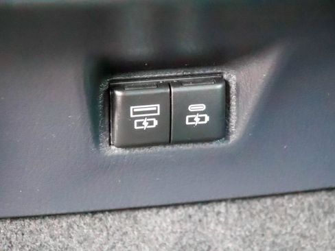 Used 2025 Toyota Camry SE FWD image 20