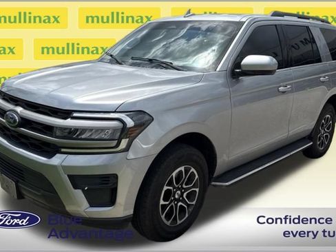 Used 2023 Ford Expedition XLT RWD image 2