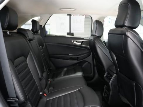Used 2020 Ford Edge SEL AWD/4WD image 16