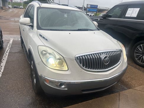 Used 2011 Buick Enclave CXL FWD image 4