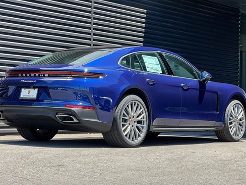 Used 2024 Porsche Panamera 4 image 8