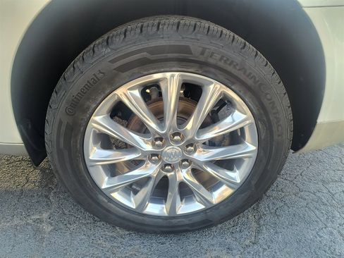 Used 2020 Buick Enclave Essence w/ Sound and Sites Package image 10