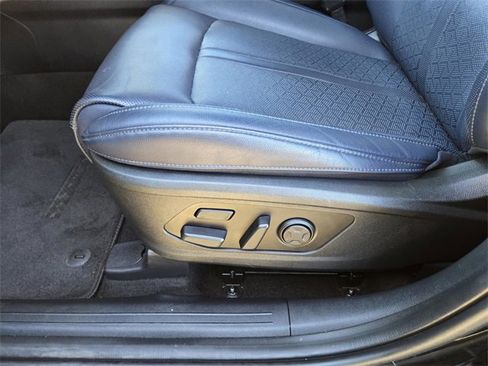 Used 2023 Kia Sorento SX Prestige image 16