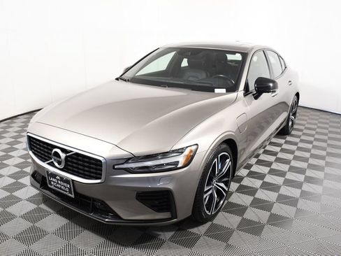 Used 2019 Volvo S60 T8 R-Design AWD/4WD image 1