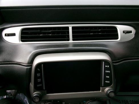 Used 2015 Chevrolet Camaro SS RWD image 15