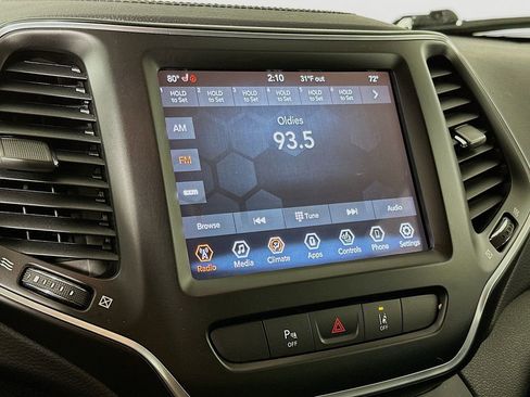 Used 2021 Jeep Cherokee Latitude Lux w/ Comfort/Convenience Group image 19