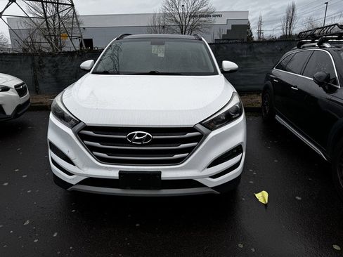Used 2018 Hyundai Tucson Value w/ Cargo Package image 2