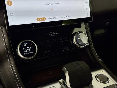 Used 2026 Jaguar F-PACE R-Dynamic S image 18