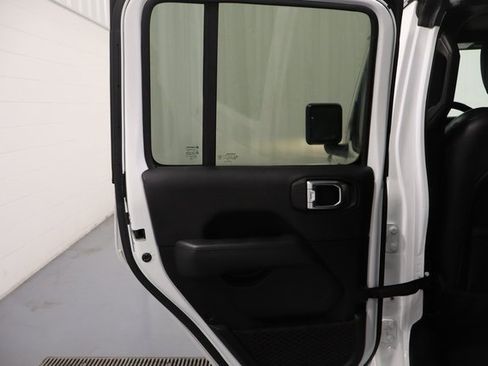 Used 2020 Jeep Wrangler Unlimited Sahara image 11