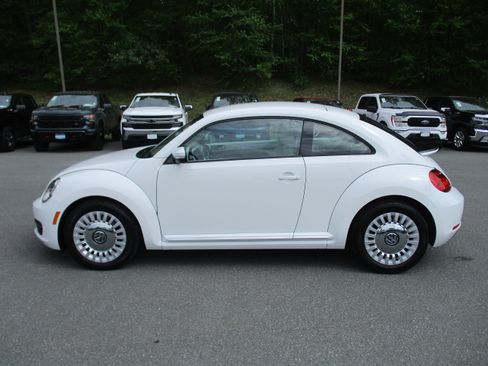 Used 2016 Volkswagen Beetle 1.8T SE FWD image 8