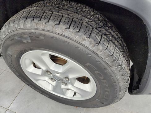 Used 2017 Jeep Grand Cherokee Laredo w/ Quick Order Package 23E image 3