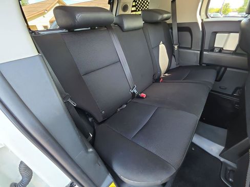 Used 2014 Toyota FJ Cruiser 4WD image 7