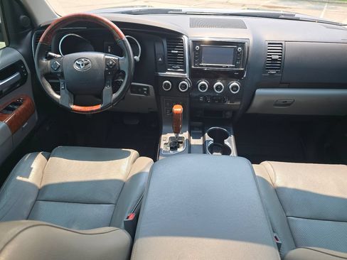 Used 2018 Toyota Sequoia Platinum AWD/4WD image 20