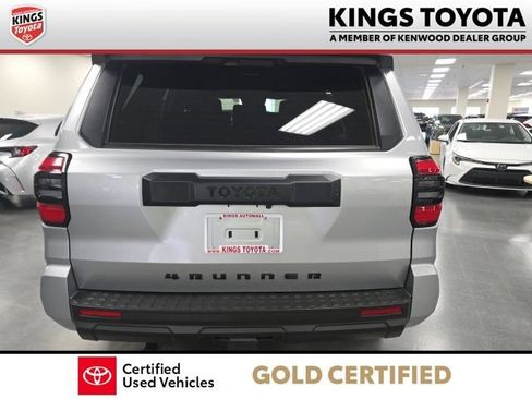 Used 2025 Toyota 4Runner SR5 AWD/4WD image 5