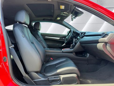 Used 2019 Honda Civic Touring image 18