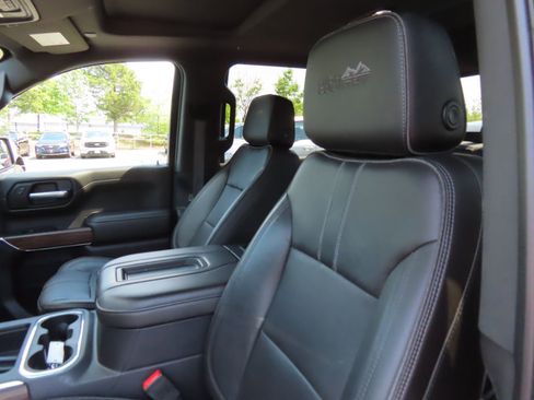 Used 2019 Chevrolet Silverado 1500 High Country AWD/4WD image 32