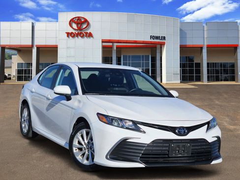 Certified 2024 Toyota Camry LE image 1