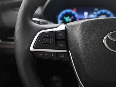 Used 2025 Toyota Grand Highlander AWD image 25