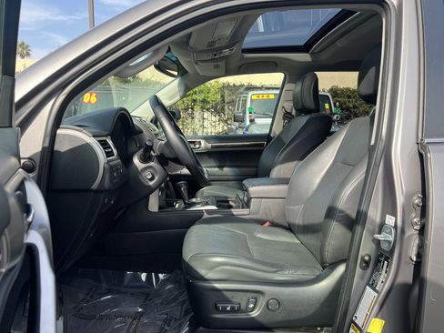 Used 2014 Lexus GX 460 image 11