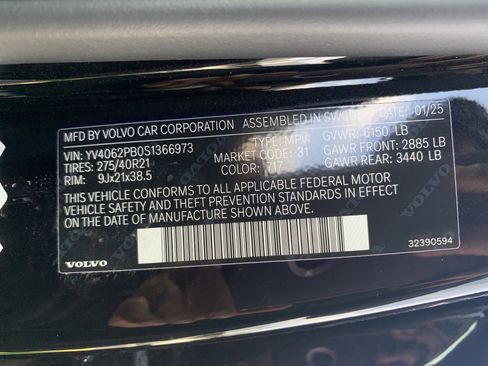 Used 2025 Volvo XC90 B6 Plus image 36