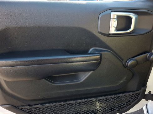 Used 2020 Jeep Wrangler Sport image 14