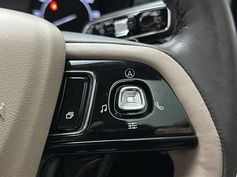 Used 2021 Lincoln Corsair AWD w/ Sport Package image 28