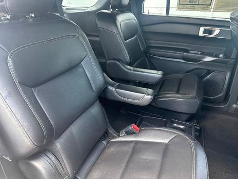 Certified 2020 Ford Explorer XLT w/ Equipment Group 202A RWD image 24