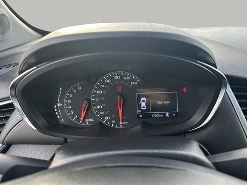 Used 2020 Chevrolet Trax LT w/ LT Convenience Package image 19