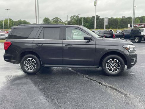 Used 2024 Ford Expedition XLT RWD image 2