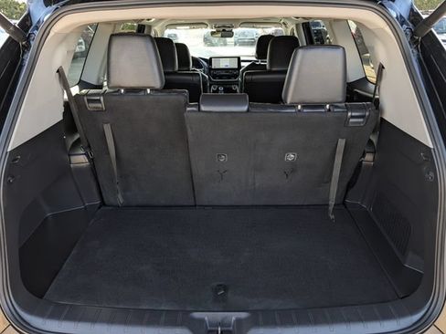 Used 2025 Toyota Grand Highlander AWD image 29