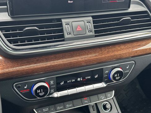 Used 2023 Audi Q5 2.0T Premium w/ Convenience Package image 31