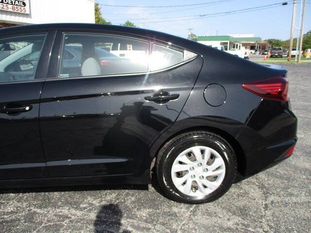 Used 2020 Hyundai Elantra SE FWD image 7