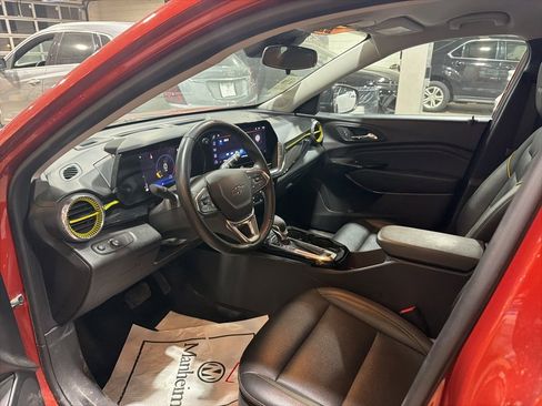 Used 2024 Chevrolet Trax ACTIV w/ Driver Confidence Package image 8