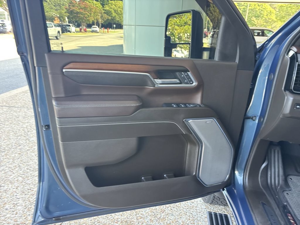 Certified 2024 GMC Sierra 2500 Denali w/ Denali Reserve Package AWD/4WD image 23