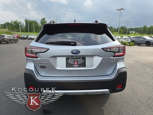 Used 2025 Subaru Outback Limited w/ Tech Package 3 image 5