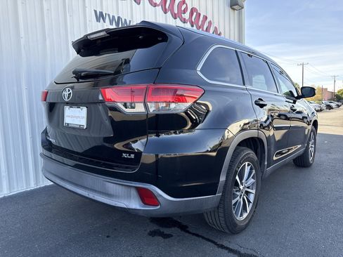 Used 2019 Toyota Highlander XLE image 26