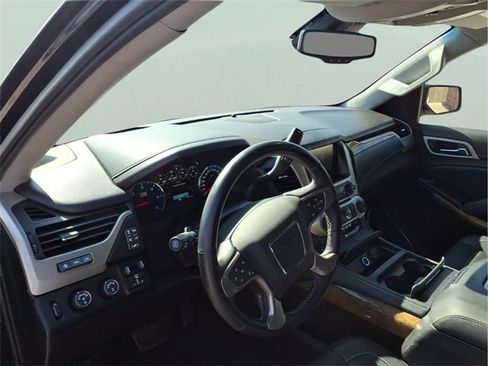 Used 2017 GMC Yukon Denali w/ Open Road Package image 12