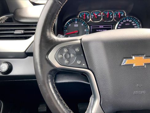 Used 2018 Chevrolet Suburban LT RWD image 24