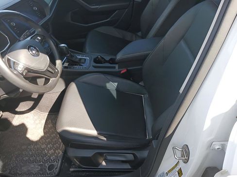 Used 2019 Volkswagen Jetta SEL image 2