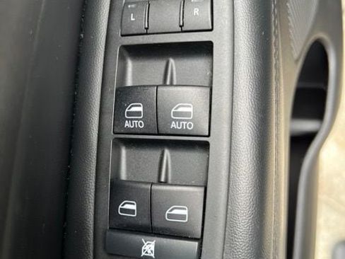 Certified 2021 Jeep Grand Cherokee Laredo X AWD/4WD image 18